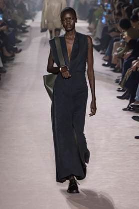 Paris Fashion Week, Victoria Beckham Modenschau . 07 03 2025. Paris, France. Victoria Beckham show at Paris Fashion Week for Autumn Winter 2025 26 .  xi-Imagesx IIM-25791-0084