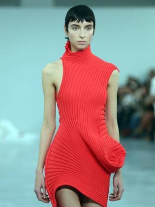 PFW - Issey Miyake Runway A model walks the runway during the Issey Miyake Womenswear Fall Winter 2025-2026 show as part of Paris Fashion, on March 7, 2025 in Paris, France. Photo by Alain-Gil Gonzalez ABACAPRESS.COM Paris France  Copyright: xGonzalezxAlain-Gil ABACAx