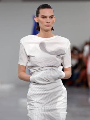PFW - Issey Miyake Runway A model walks the runway during the Issey Miyake Womenswear Fall Winter 2025-2026 show as part of Paris Fashion, on March 7, 2025 in Paris, France. Photo by Alain-Gil Gonzalez ABACAPRESS.COM Paris France  Copyright: xGonzalezxAlain-Gil ABACAx