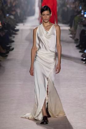 Paris Fashion Week, Victoria Beckham Modenschau . 07 03 2025. Paris, France. Victoria Beckham show at Paris Fashion Week for Autumn Winter 2025 26 .  xi-Imagesx IIM-25791-0077