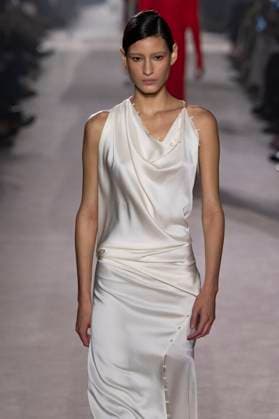 Paris Fashion Week, Victoria Beckham Modenschau . 07 03 2025. Paris, France. Victoria Beckham show at Paris Fashion Week for Autumn Winter 2025 26 .  xi-Imagesx IIM-25791-0079