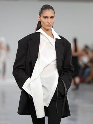 PFW - Issey Miyake Runway A model walks the runway during the Issey Miyake Womenswear Fall Winter 2025-2026 show as part of Paris Fashion, on March 7, 2025 in Paris, France. Photo by Alain-Gil Gonzalez ABACAPRESS.COM Paris France  Copyright: xGonzalezxAlain-Gil ABACAx