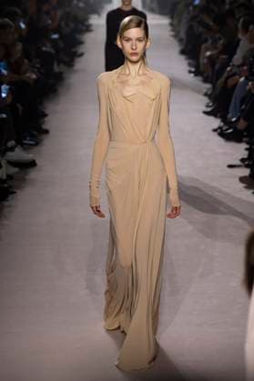 Paris Fashion Week, Victoria Beckham Modenschau . 07 03 2025. Paris, France. Victoria Beckham show at Paris Fashion Week for Autumn Winter 2025 26 .  xi-Imagesx IIM-25791-0100