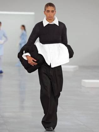PFW - Issey Miyake Runway A model walks the runway during the Issey Miyake Womenswear Fall Winter 2025-2026 show as part of Paris Fashion, on March 7, 2025 in Paris, France. Photo by Alain-Gil Gonzalez ABACAPRESS.COM Paris France  Copyright: xGonzalezxAlain-Gil ABACAx