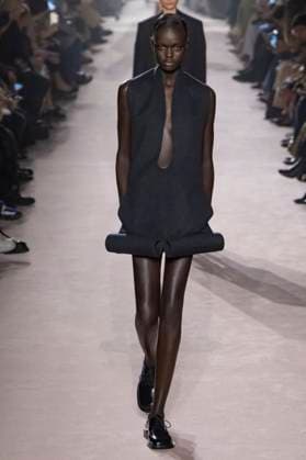 Paris Fashion Week, Victoria Beckham Modenschau . 07 03 2025. Paris, France. Victoria Beckham show at Paris Fashion Week for Autumn Winter 2025 26 .  xi-Imagesx IIM-25791-0032