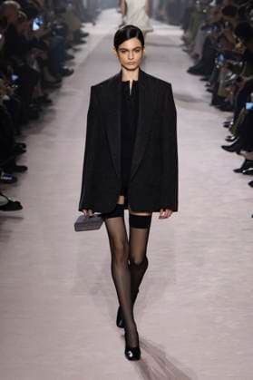 Paris Fashion Week, Victoria Beckham Modenschau . 07 03 2025. Paris, France. Victoria Beckham show at Paris Fashion Week for Autumn Winter 2025 26 .  xi-Imagesx IIM-25791-0038