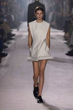 Paris Fashion Week, Victoria Beckham Modenschau . 07 03 2025. Paris, France. Victoria Beckham show at Paris Fashion Week for Autumn Winter 2025 26 .  xi-Imagesx IIM-25791-0042