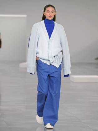 PFW - Issey Miyake Runway A model walks the runway during the Issey Miyake Womenswear Fall Winter 2025-2026 show as part of Paris Fashion, on March 7, 2025 in Paris, France. Photo by Alain-Gil Gonzalez ABACAPRESS.COM Paris France  Copyright: xGonzalezxAlain-Gil ABACAx