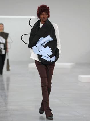 PFW - Issey Miyake Runway A model walks the runway during the Issey Miyake Womenswear Fall Winter 2025-2026 show as part of Paris Fashion, on March 7, 2025 in Paris, France. Photo by Alain-Gil Gonzalez ABACAPRESS.COM Paris France  Copyright: xGonzalezxAlain-Gil ABACAx