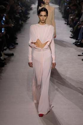 Paris Fashion Week, Victoria Beckham Modenschau . 07 03 2025. Paris, France. Victoria Beckham show at Paris Fashion Week for Autumn Winter 2025 26 .  xi-Imagesx IIM-25791-0093