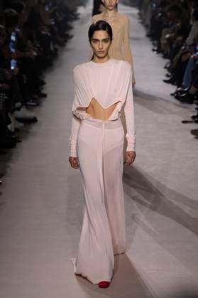 Paris Fashion Week, Victoria Beckham Modenschau . 07 03 2025. Paris, France. Victoria Beckham show at Paris Fashion Week for Autumn Winter 2025 26 .  xi-Imagesx IIM-25791-0096