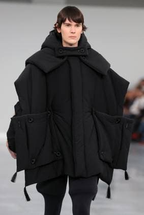 PFW - Issey Miyake Runway A model walks the runway during the Issey Miyake Womenswear Fall Winter 2025-2026 show as part of Paris Fashion, on March 7, 2025 in Paris, France. Photo by Alain-Gil Gonzalez ABACAPRESS.COM Paris France  Copyright: xGonzalezxAlain-Gil ABACAx