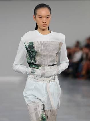PFW - Issey Miyake Runway A model walks the runway during the Issey Miyake Womenswear Fall Winter 2025-2026 show as part of Paris Fashion, on March 7, 2025 in Paris, France. Photo by Alain-Gil Gonzalez ABACAPRESS.COM Paris France  Copyright: xGonzalezxAlain-Gil ABACAx