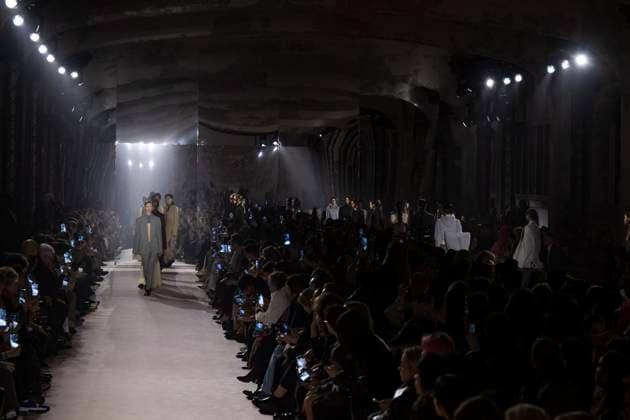 Paris Fashion Week, Victoria Beckham Modenschau . 07 03 2025. Paris, France. Victoria Beckham show at Paris Fashion Week for Autumn Winter 2025 26 .  xi-Imagesx IIM-25791-0126