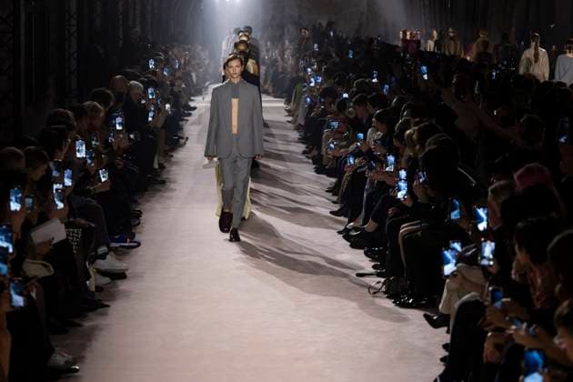 Paris Fashion Week, Victoria Beckham Modenschau . 07 03 2025. Paris, France. Victoria Beckham show at Paris Fashion Week for Autumn Winter 2025 26 .  xi-Imagesx IIM-25791-0129