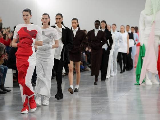 PFW - Issey Miyake Runway A model walks the runway during the Issey Miyake Womenswear Fall Winter 2025-2026 show as part of Paris Fashion, on March 7, 2025 in Paris, France. Photo by Alain-Gil Gonzalez ABACAPRESS.COM Paris France  Copyright: xGonzalezxAlain-Gil ABACAx