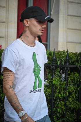 Cruz Beckham, Jackie Apostel and Romeo Beckham leaving their hotel for Womens Ready to Wear Fashion Week, Fall Winter 2025 2026 Romeo Beckham leaving their hotel for Womens Ready to Wear Fashion Week, Fall Winter 2025 2026 441475 2025 03 07 Paris France  Copyright: xBarbaraxNeymanx xStarfacex STAR_441475_015