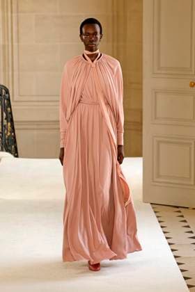 Giambattista Valli Ready to wear fall winter 2025 26 Paris March 2005 Giambattista Valli Ready to wear fall winter 2025 26 Paris March 2005, Credit:Zeppelin Avalon  Copyright: xZeppelinx xAvalonx 0973648510