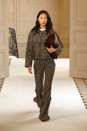 Giambattista Valli Ready to wear fall winter 2025 26 Paris March 2005 Giambattista Valli Ready to wear fall winter 2025 26 Paris March 2005, Credit:Zeppelin Avalon  Copyright: xZeppelinx xAvalonx 0973648548