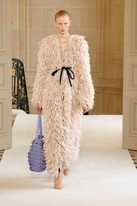 Giambattista Valli Ready to wear fall winter 2025 26 Paris March 2005 Giambattista Valli Ready to wear fall winter 2025 26 Paris March 2005, Credit:Zeppelin Avalon  Copyright: xZeppelinx xAvalonx 0973648818