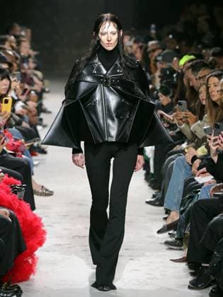 Alain-Gil Gonzalez - PFW - Junya Watanabe Runway - Bela A model walks the runway during the Junya Watanabe Womenswear Fall Winter 2025-2026 show as part of Paris Fashion, on March 8, 2025 in Paris, France. Photo by Alain-Gil Gonzalez ABACAPRESS.COM Paris France  Copyright: xGonzalezxAlain-Gil ABACAx