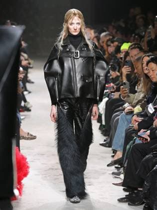 Alain-Gil Gonzalez - PFW - Junya Watanabe Runway - Bela A model walks the runway during the Junya Watanabe Womenswear Fall Winter 2025-2026 show as part of Paris Fashion, on March 8, 2025 in Paris, France. Photo by Alain-Gil Gonzalez ABACAPRESS.COM Paris France  Copyright: xGonzalezxAlain-Gil ABACAx