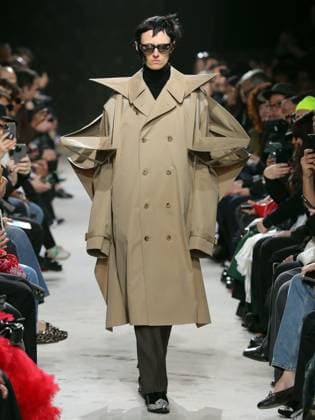 Alain-Gil Gonzalez - PFW - Junya Watanabe Runway - Bela A model walks the runway during the Junya Watanabe Womenswear Fall Winter 2025-2026 show as part of Paris Fashion, on March 8, 2025 in Paris, France. Photo by Alain-Gil Gonzalez ABACAPRESS.COM Paris France  Copyright: xGonzalezxAlain-Gil ABACAx