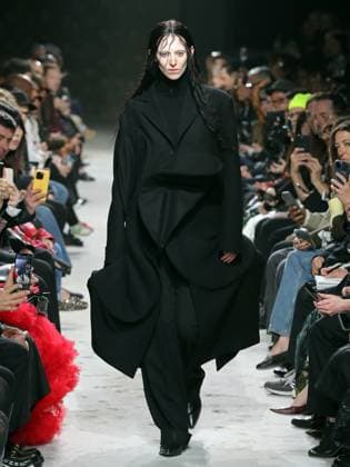 Alain-Gil Gonzalez - PFW - Junya Watanabe Runway - Bela A model walks the runway during the Junya Watanabe Womenswear Fall Winter 2025-2026 show as part of Paris Fashion, on March 8, 2025 in Paris, France. Photo by Alain-Gil Gonzalez ABACAPRESS.COM Paris France  Copyright: xGonzalezxAlain-Gil ABACAx
