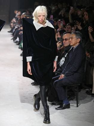 Alain-Gil Gonzalez - PFW - Junya Watanabe Runway - Bela A model walks the runway during the Junya Watanabe Womenswear Fall Winter 2025-2026 show as part of Paris Fashion, on March 8, 2025 in Paris, France. Photo by Alain-Gil Gonzalez ABACAPRESS.COM Paris France  Copyright: xGonzalezxAlain-Gil ABACAx
