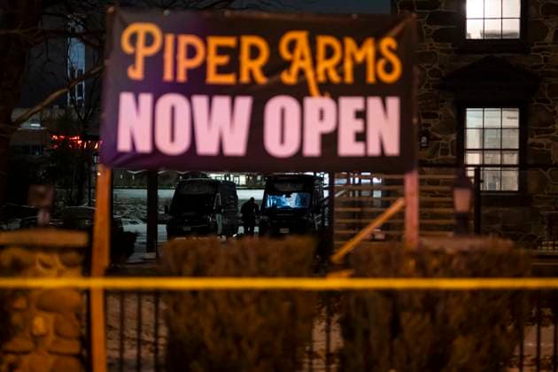 March 8, 2025, Toronto, On, Canada: Toronto Police investigate a mass shooting at the Piper Arms Pub near the Scarborough Town Centre in Toronto on Saturday, March 8, 2025. Toronto Canada  - ZUMAc35_ 20250308_zaf_c35_002 Copyright: xChristopherxKatsarovx
