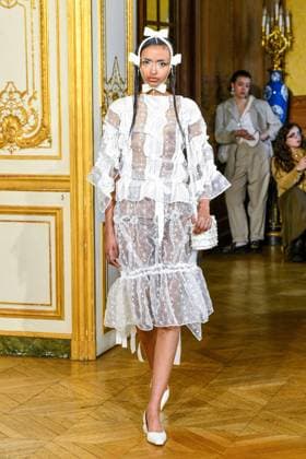 Paris Fashion Week, Roisin Pierce Modenschau PFW - Roisín Pierce Runway A model walks the runway during the Róisín Pierce Womenswear Fall Winter 2025-2026 show as part of Paris Fashion on March 07, 2025 in Paris, France. Photo by Shootpix ABACAPRESS.COM Paris France  Copyright: xShootpix ABACAx