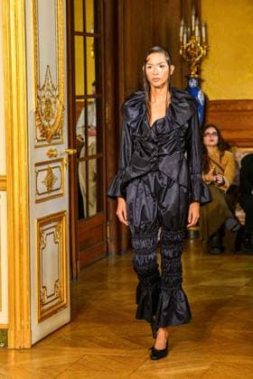 Paris Fashion Week, Roisin Pierce Modenschau PFW - Roisín Pierce Runway A model walks the runway during the Róisín Pierce Womenswear Fall Winter 2025-2026 show as part of Paris Fashion on March 07, 2025 in Paris, France. Photo by Shootpix ABACAPRESS.COM Paris France  Copyright: xShootpix ABACAx