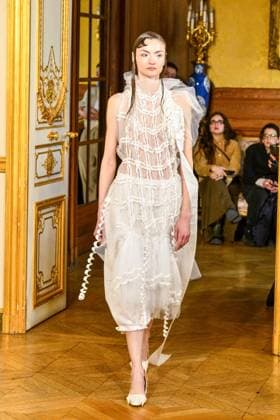 Paris Fashion Week, Roisin Pierce Modenschau PFW - Roisín Pierce Runway A model walks the runway during the Róisín Pierce Womenswear Fall Winter 2025-2026 show as part of Paris Fashion on March 07, 2025 in Paris, France. Photo by Shootpix ABACAPRESS.COM Paris France  Copyright: xShootpix ABACAx