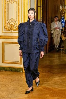 Paris Fashion Week, Roisin Pierce Modenschau PFW - Roisín Pierce Runway A model walks the runway during the Róisín Pierce Womenswear Fall Winter 2025-2026 show as part of Paris Fashion on March 07, 2025 in Paris, France. Photo by Shootpix ABACAPRESS.COM Paris France  Copyright: xShootpix ABACAx