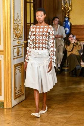 Paris Fashion Week, Roisin Pierce Modenschau PFW - Roisín Pierce Runway A model walks the runway during the Róisín Pierce Womenswear Fall Winter 2025-2026 show as part of Paris Fashion on March 07, 2025 in Paris, France. Photo by Shootpix ABACAPRESS.COM Paris France  Copyright: xShootpix ABACAx