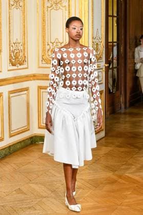 Paris Fashion Week, Roisin Pierce Modenschau PFW - Roisín Pierce Runway A model walks the runway during the Róisín Pierce Womenswear Fall Winter 2025-2026 show as part of Paris Fashion on March 07, 2025 in Paris, France. Photo by Shootpix ABACAPRESS.COM Paris France  Copyright: xShootpix ABACAx