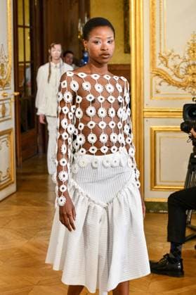Paris Fashion Week, Roisin Pierce Modenschau PFW - Roisín Pierce Runway A model walks the runway during the Róisín Pierce Womenswear Fall Winter 2025-2026 show as part of Paris Fashion on March 07, 2025 in Paris, France. Photo by Shootpix ABACAPRESS.COM Paris France  Copyright: xShootpix ABACAx