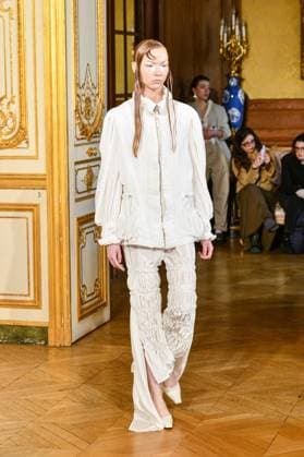 Paris Fashion Week, Roisin Pierce Modenschau PFW - Roisín Pierce Runway A model walks the runway during the Róisín Pierce Womenswear Fall Winter 2025-2026 show as part of Paris Fashion on March 07, 2025 in Paris, France. Photo by Shootpix ABACAPRESS.COM Paris France  Copyright: xShootpix ABACAx