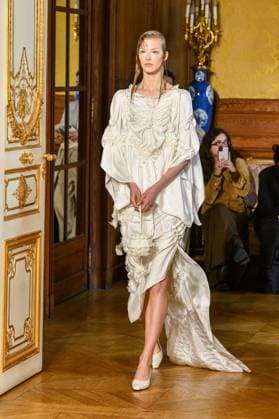 Paris Fashion Week, Roisin Pierce Modenschau PFW - Roisín Pierce Runway A model walks the runway during the Róisín Pierce Womenswear Fall Winter 2025-2026 show as part of Paris Fashion on March 07, 2025 in Paris, France. Photo by Shootpix ABACAPRESS.COM Paris France  Copyright: xShootpix ABACAx