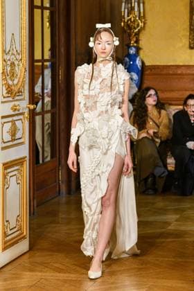 Paris Fashion Week, Roisin Pierce Modenschau PFW - Roisín Pierce Runway A model walks the runway during the Róisín Pierce Womenswear Fall Winter 2025-2026 show as part of Paris Fashion on March 07, 2025 in Paris, France. Photo by Shootpix ABACAPRESS.COM Paris France  Copyright: xShootpix ABACAx