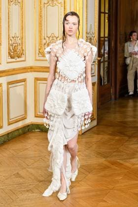Paris Fashion Week, Roisin Pierce Modenschau PFW - Roisín Pierce Runway A model walks the runway during the Róisín Pierce Womenswear Fall Winter 2025-2026 show as part of Paris Fashion on March 07, 2025 in Paris, France. Photo by Shootpix ABACAPRESS.COM Paris France  Copyright: xShootpix ABACAx
