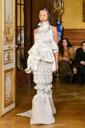 Paris Fashion Week, Roisin Pierce Modenschau PFW - Roisín Pierce Runway A model walks the runway during the Róisín Pierce Womenswear Fall Winter 2025-2026 show as part of Paris Fashion on March 07, 2025 in Paris, France. Photo by Shootpix ABACAPRESS.COM Paris France  Copyright: xShootpix ABACAx