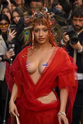 Entertainment Bilder des Tages PFW Vivienne Westwood Outside Arrivals Jazelle arriving at Vivienne Westwood show during Paris Fashion Week in Paris, France on March 8, 2025. Photo by Julien Reynaud APS-Medias ABACAPRESS.COM Paris France  Copyright: xReynaudxJulien APS-Medias ABACAx