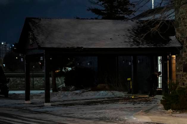March 8, 2025, Toronto, On, Canada: Toronto Police investigate a mass shooting at the Piper Arms Pub near the Scarborough Town Centre in Toronto on Saturday, March 8, 2025. Toronto Canada  - ZUMAc35_ 20250308_zaf_c35_005 Copyright: xChristopherxKatsarovx