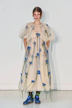 PFW - Caroline Hu Runway A model walks the runway during the Caroline Hu Womenswear Fall Winter 2025-2026 show as part of Paris Fashion on March 06, 2025 in Paris, France Photo by Shootpix ABACAPRESS.COM Paris France  Copyright: xShootpix ABACAx