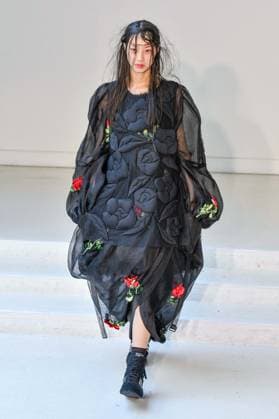 PFW - Caroline Hu Runway A model walks the runway during the Caroline Hu Womenswear Fall Winter 2025-2026 show as part of Paris Fashion on March 06, 2025 in Paris, France Photo by Shootpix ABACAPRESS.COM Paris France  Copyright: xShootpix ABACAx