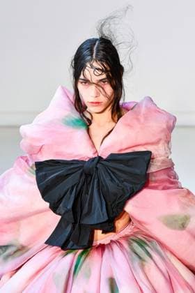 PFW - Caroline Hu Runway A model walks the runway during the Caroline Hu Womenswear Fall Winter 2025-2026 show as part of Paris Fashion on March 06, 2025 in Paris, France Photo by Shootpix ABACAPRESS.COM Paris France  Copyright: xShootpix ABACAx