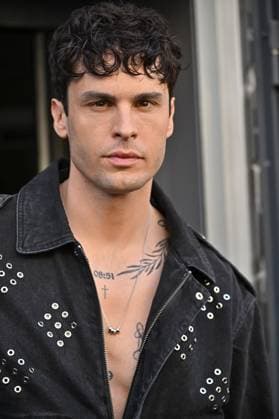 PFW Ludovic de Saint Sernin Outside Arrivals Baptiste Giabiconi arriving at Ludovic de Saint Sernin show during Paris Fashion Week in Paris, France on March 8, 2025. Photo by Julien Reynaud APS-Medias ABACAPRESS.COM Paris France  Copyright: xReynaudxJulien APS-Medias ABACAx