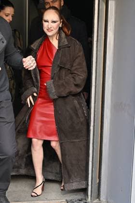 PFW Ludovic de Saint Sernin Outside Arrivals Chappell Roan arriving at Ludovic de Saint Sernin show during Paris Fashion Week in Paris, France on March 8, 2025. Photo by Julien Reynaud APS-Medias ABACAPRESS.COM Paris France  Copyright: xReynaudxJulien APS-Medias ABACAx