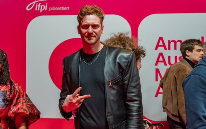 20250307 Red Carpet Verleihung 25. Amadeus Austrian Music Awards WIEN, OESTERREICH - 07. MAERZ: Musiker Lukas Fendrich bei seiner Ankunft am Redcarpet anlaesslich der Verleihung des 25. Amadeus Austria Music Awards 2025 in der MARX Halle am 07. Maerz 20253 in Wien, Oesterreich. 250307_SEPA_17_140 Copyright: xIsabellexOuvrardx SEPAxMedia